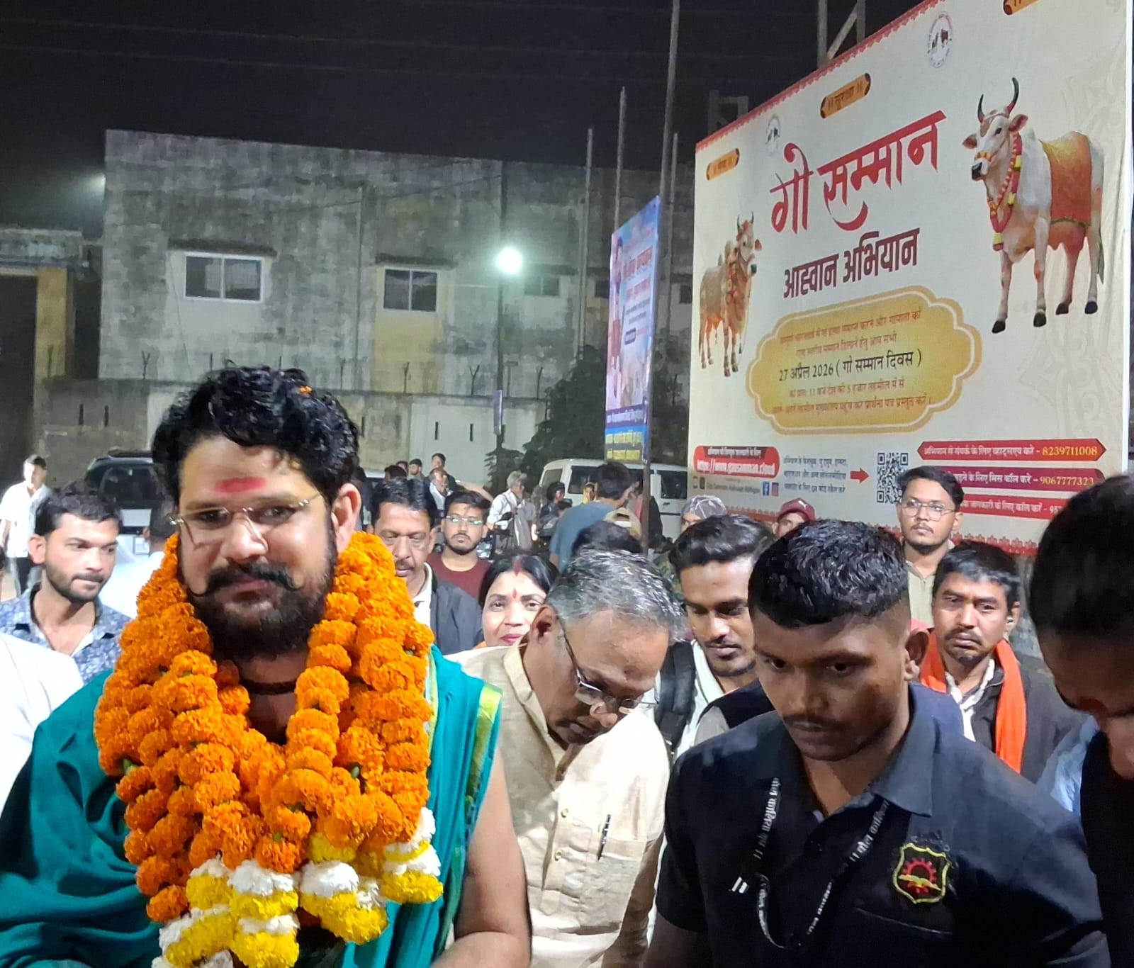 प्रसिद्ध कथावाचक आचार्य पंडित युवराज पांडे ने दुर्ग में ‘गो सम्मान आह्वान अभियान’ को दिया समर्थन, पांच चरणों में चलेगा राष्ट्रव्यापी अभियान 3 web.whatsapp 13 3