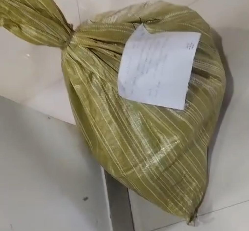 रायपुर पुलिस का बड़ा प्रहार: कालीबाड़ी के 'नशे के साम्राज्य' का अंत, कुख्यात हिस्ट्रीशीटर मुकेश बनिया और उसका भाई गिरफ्तार 2 web.whatsapp 2026 02 26T162300.646