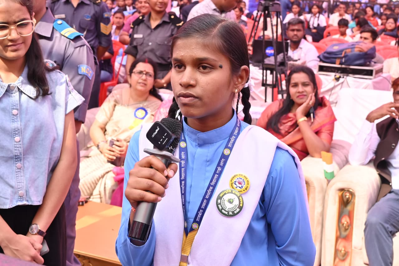 गगनयात्री शुभांशु शुक्ला ने विद्यार्थियों से किया संवाद, कहा—मेरी अंतरिक्ष यात्रा पूरे देश की यात्रा 1 web.whatsapp 6