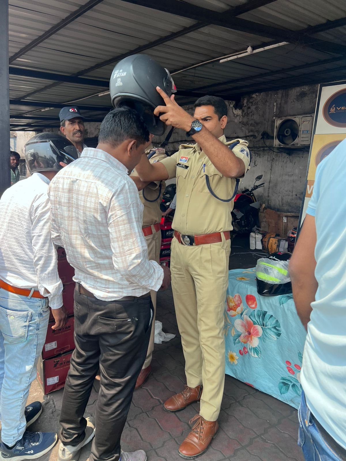 सुरक्षा का 'कवच' लेकर उतरी खरसिया पुलिस: रामनवमी पर एसएसपी के संकल्प ने पेश की मिसाल 1 WhatsApp Image 2026 03 28 at 13.35.23