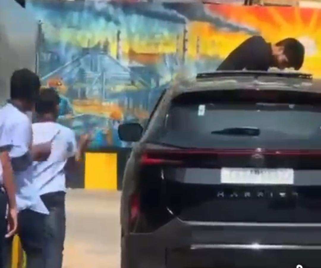 राहगीरों पर पानी के गुब्बारे फेंकने वाले हुड़दंगियों पर पुलिस का शिकंजा, कार जब्त 1 web.whatsapp 5