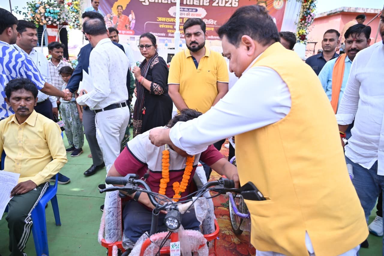 *सुशासन तिहार 2026: मुढ़ीपार समाधान शिविर में गरजे विधायक डॉ. संपत अग्रवाल,बोले-साय सरकार में जनता को नहीं काटने पड़ेंगे दफ्तरों के चक्कर, मौके पर ही होगा हर समस्या का समाधान* 3 WhatsApp Image 2026 05 16 at 11.56.09 1