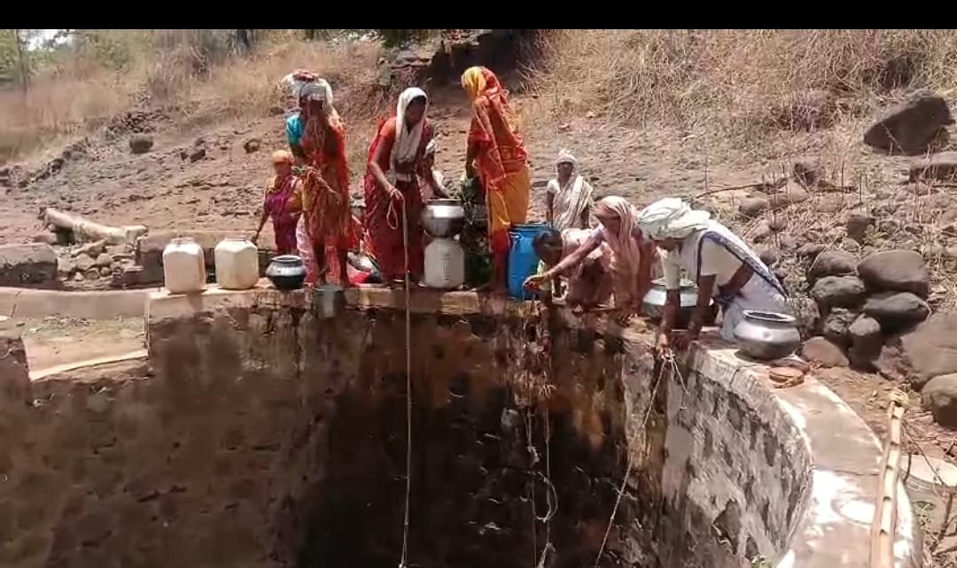 *“हर घर जल” के दावों की खुली पोल, 10 लाख से ज्यादा की राशि के बाद भी पानी को भटक रहे ग्रामीण* 1 WhatsApp Image 2026 05 28 at 16.37.56