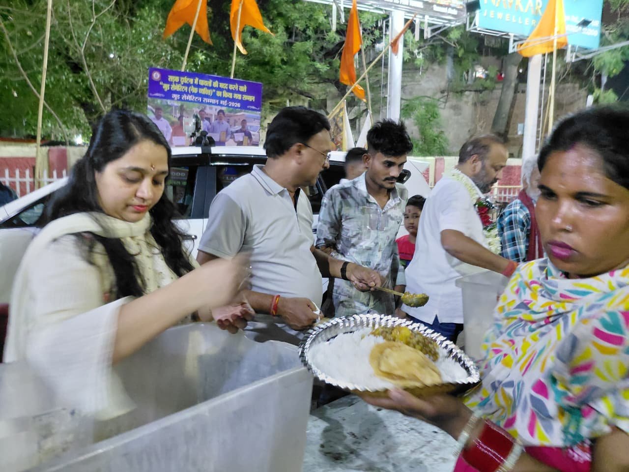 *दक्षिणमुखी संकट मोचन दरबार में उमड़ा आस्था का सैलाब, राठी परिवार के सेवा संकल्प को भाजपा जिला संगठन प्रभारी राजेंद्र शर्मा ने बताया 'ईश्वरीय कृपा'* 2 WhatsApp Image 2026 06 07 at 15.28.58 1