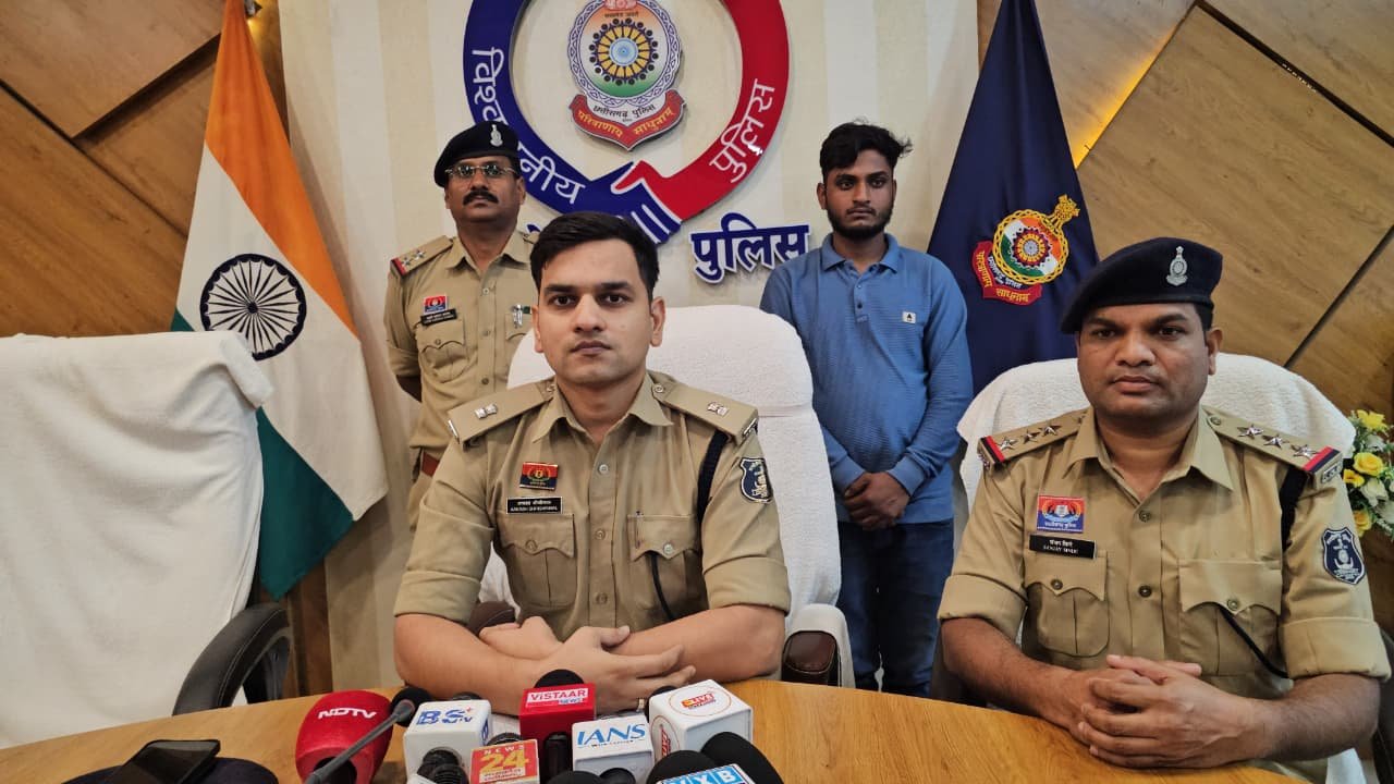 *साइबर ठगी के खिलाफ कांकेर पुलिस का बड़ा एक्शन: राजस्थान से दबोचा गया ₹1 लाख की धोखाधड़ी का आरोपी* 1 WhatsApp Image 2026 06 12 at 17.18.28