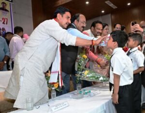 बिलासपुर में विकास कार्यों की सौगात और शाला प्रवेशोत्सव का गरिमामय आयोजन; केंद्रीय राज्य मंत्री श्री तोखन साहू और उप मुख्यमंत्री श्री अरुण साव रहे मुख्य अतिथि 2 WhatsApp Image 2026 07 01 at 18.59.20