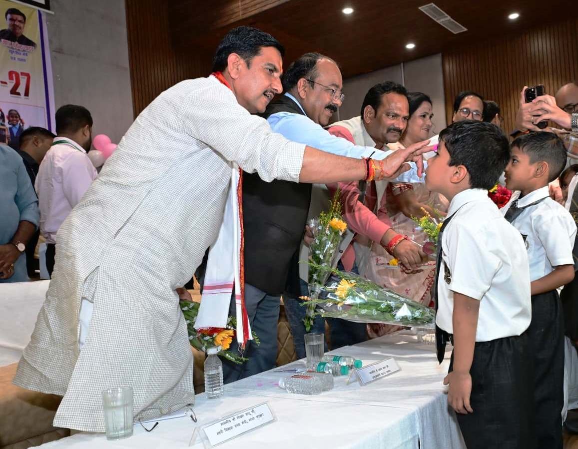 बिलासपुर में विकास कार्यों की सौगात और शाला प्रवेशोत्सव का गरिमामय आयोजन; केंद्रीय राज्य मंत्री श्री तोखन साहू और उप मुख्यमंत्री श्री अरुण साव रहे मुख्य अतिथि 1 WhatsApp Image 2026 07 01 at 18.59.20