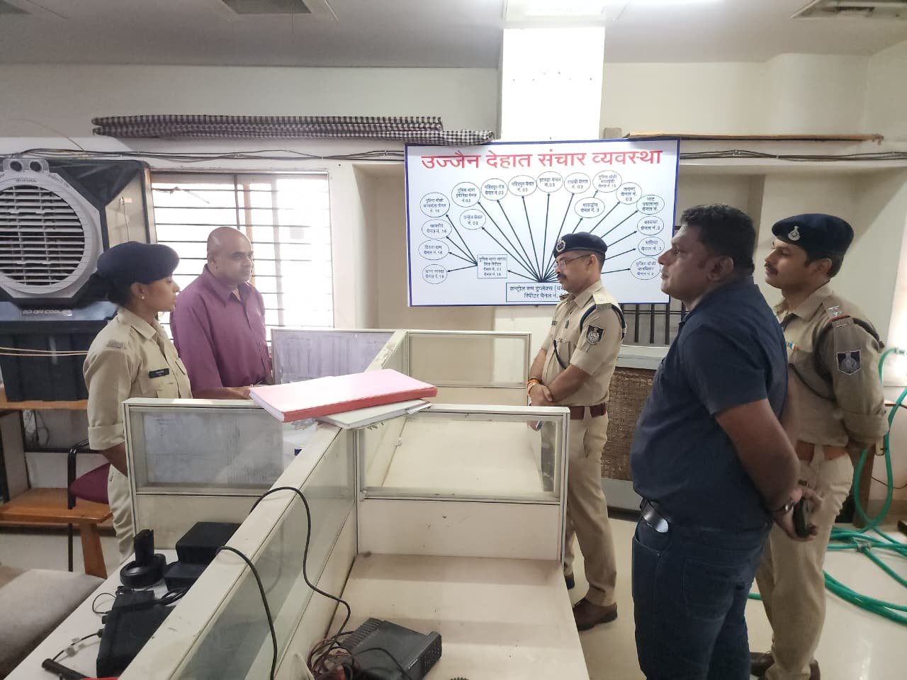 आगामी सिंहस्थ-2028 की तैयारियों के तहत उज्जैन पुलिस द्वारा नवीन प्रशिक्षण प्राप्त आरक्षकों को कराया जा रहा व्यवहारिक एवं फील्ड प्रशिक्षण। 2 WhatsApp Image 2026 07 06 at 12.01.24