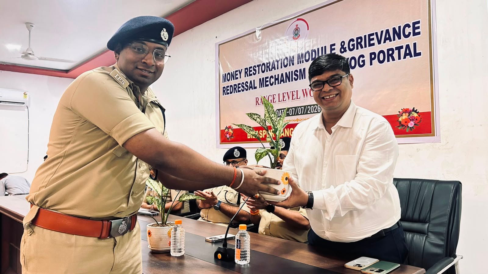 साइबर ठगी में गंवाया पैसा अब होगा वापस: बिलासपुर रेंज पुलिस ने 'मनी रेस्टोरेशन' पर दिया विशेष प्रशिक्षण 1 WhatsApp Image 2026 07 07 at 22.11.34 1
