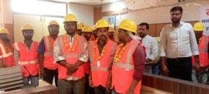 नगर पालिका ने 'नमस्ते दिवस' पर 31 स्वच्छता मित्रों को बांटी सुरक्षा किट, किया सम्मानित 1 WhatsApp Image 2026 07 14 at 18.30.39