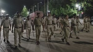राजनांदगांव पुलिस की बड़ी कार्रवाई: आधी रात को सड़कों पर उतरीं 4 टीमें, 89 असामाजिक तत्वों पर कसी नकेल 2 WhatsApp Image 2026 07 14 at 18.48.08 1