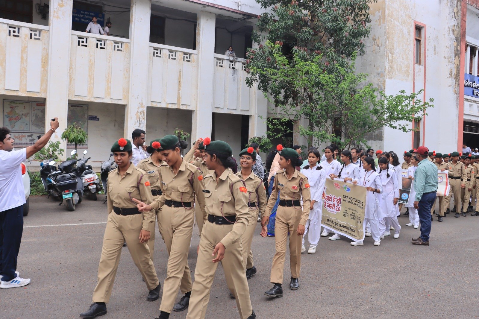 छिंदवाड़ा :मध्य प्रदेश पुलिस का "नशे से दूरी है ज़रूरी 2.0 अभियान के तहत 15 दिवसीय अभियान का शुभारंभ 1 WhatsApp Image 2026 07 15 at 16.46.38