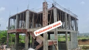 65 लाख के उप स्वास्थ्य केंद्र निर्माण में बड़ा खेल! बीम झुकी, कॉलम में दरारें, विभागीय निरीक्षण के बाद भी नहीं सुधरी खामियां 1 WhatsApp Image 2026 07 15 at 19.58.01