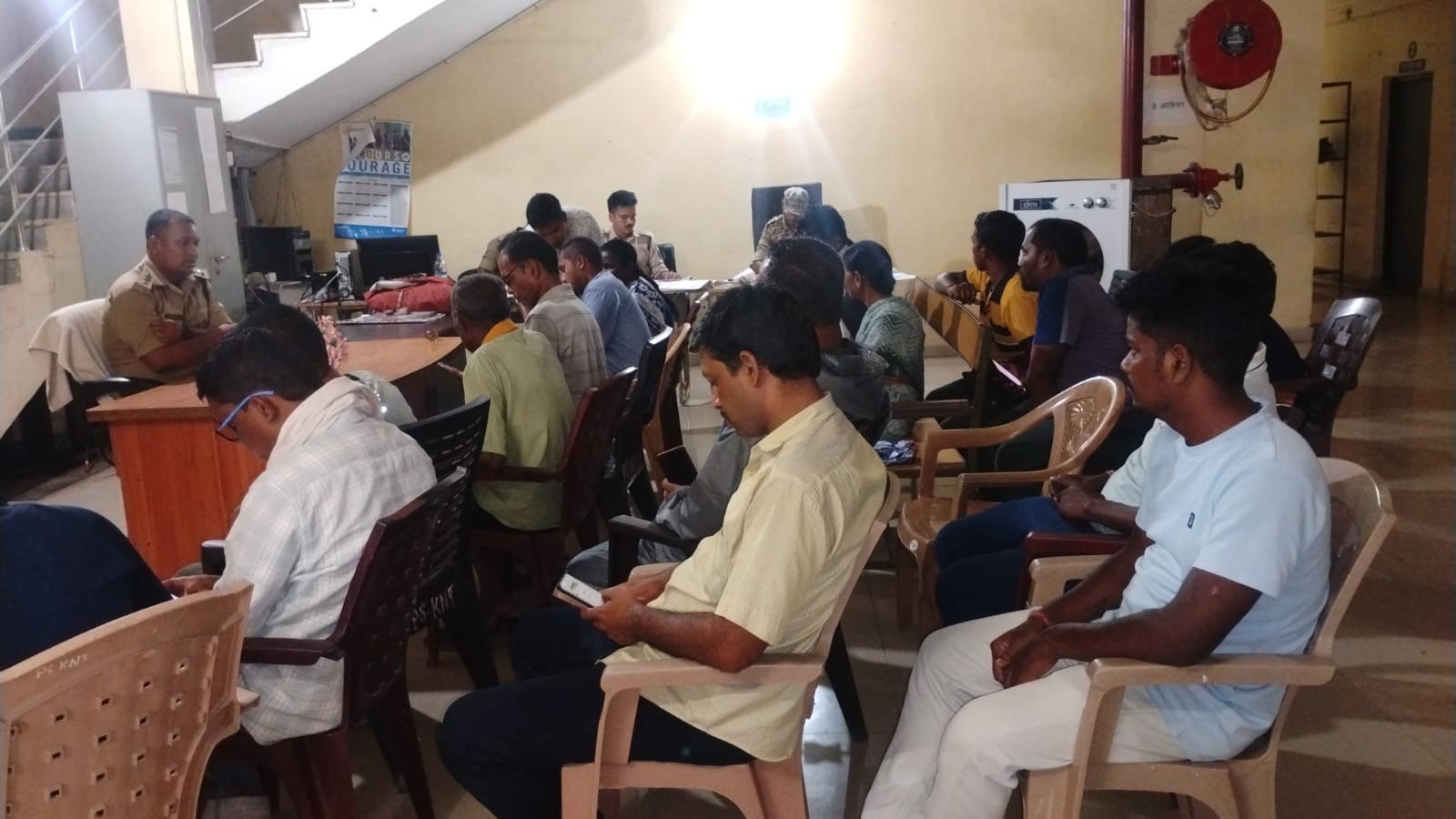 कोंटा पुलिस की अनूठी पहल: 'समाधान ऐप' से होगी किरायेदारों और मुसाफिरों की ऑनलाइन निगरानी, सुरक्षा तंत्र होगा मजबूत 2 WhatsApp Image 2026 07 19 at 17.48.14