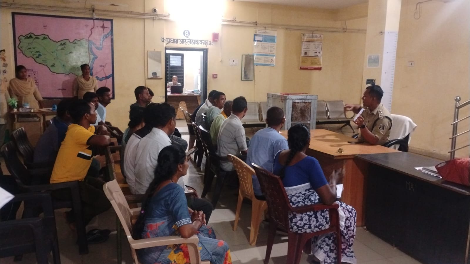 कोंटा पुलिस की अनूठी पहल: 'समाधान ऐप' से होगी किरायेदारों और मुसाफिरों की ऑनलाइन निगरानी, सुरक्षा तंत्र होगा मजबूत 1 WhatsApp Image 2026 07 19 at 17.48.15