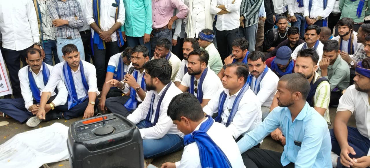 बिलासपुर: बाल संप्रेषण गृह से फरार 4 में से 2 आरोपी गिरफ्तार, भीम आर्मी का बाल संप्रेषण गृह के बाहर धरना* 2 WhatsApp Image 2026 07 21 at 01.31.27