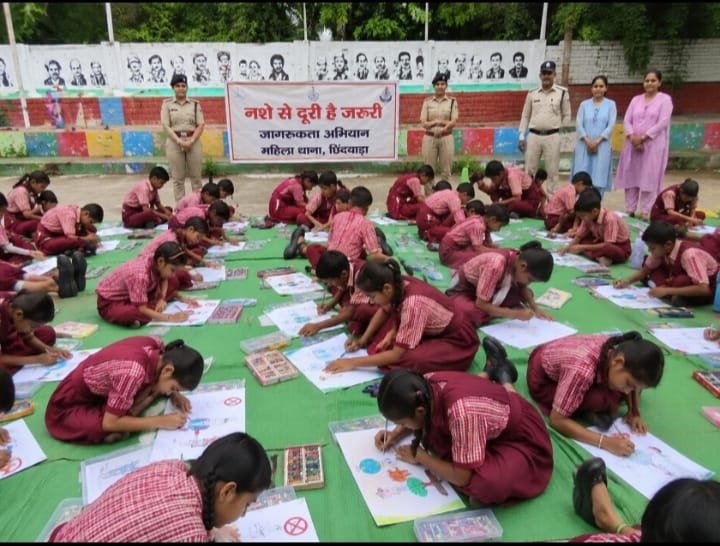 छिंदवाड़ा महिला थाना द्वारा बालाजी पब्लिक स्कूल में "नशे से दूरी है जरूरी" जागरूकता अभियान 1 WhatsApp Image 2026 07 21 at 17.30.51 1
