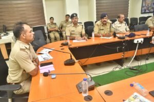 "सृजन संवाद" योजना के प्रभावी क्रियान्वयन हेतु पुलिस कंट्रोल रूम उज्जैन में जिला स्तरीय समीक्षा एवं संवेदीकरण बैठक आयोजित। 4 WhatsApp Image 2026 07 31 at 11.44.24 1