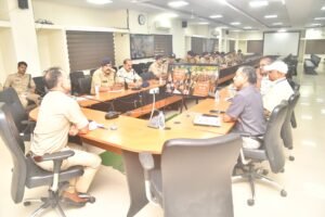 "सृजन संवाद" योजना के प्रभावी क्रियान्वयन हेतु पुलिस कंट्रोल रूम उज्जैन में जिला स्तरीय समीक्षा एवं संवेदीकरण बैठक आयोजित। 5 WhatsApp Image 2026 07 31 at 11.44.24