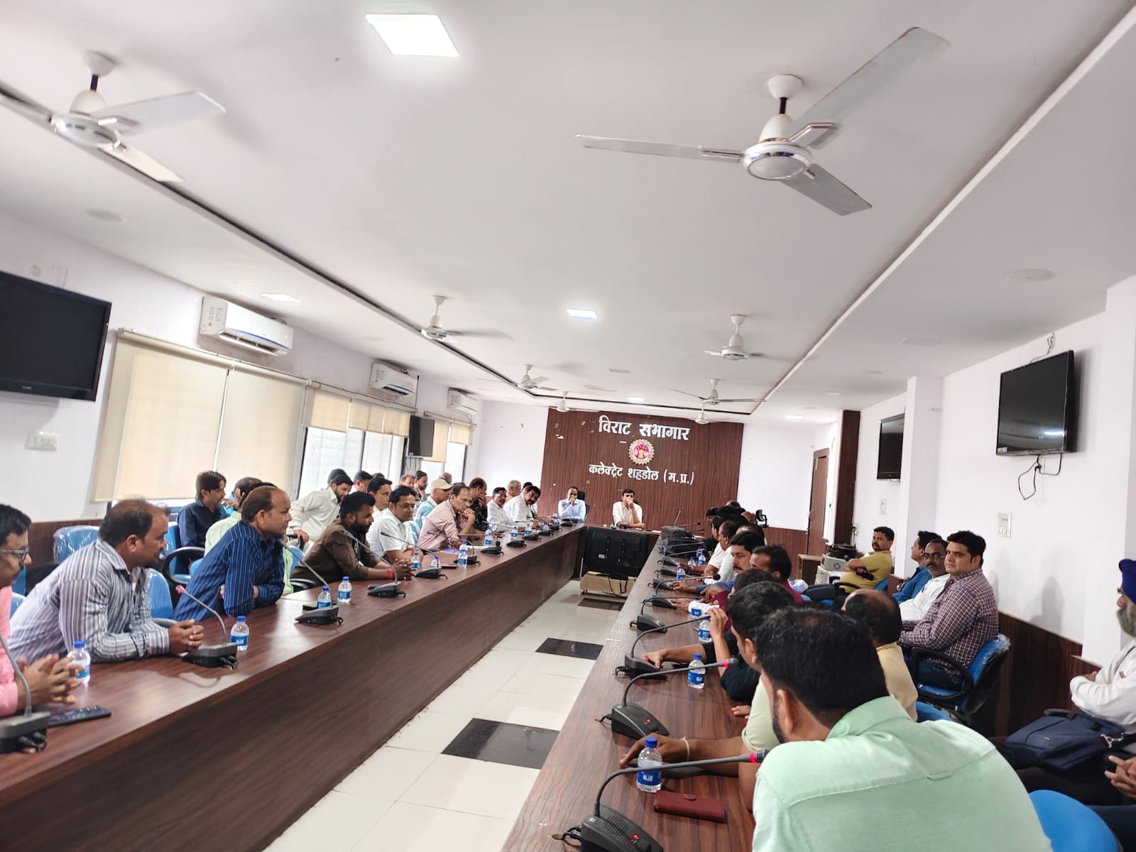 युवा ऊर्जा और स्पष्ट विजन के साथ मैदान में नवागत कलेक्टर पार्थ जायसवाल: स्वास्थ्य, शिक्षा और कृषि पर रहेगा विशेष फोकस 1 WhatsApp Image 2026 08 05 at 17.47.03 1
