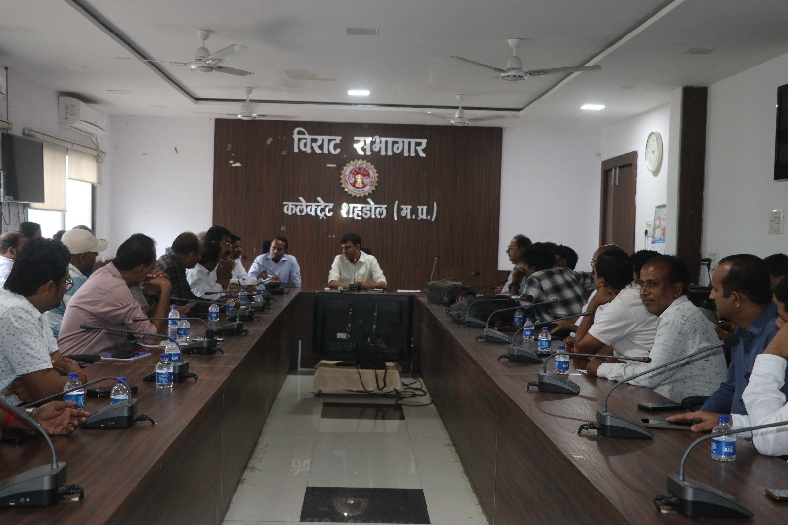 युवा ऊर्जा और स्पष्ट विजन के साथ मैदान में नवागत कलेक्टर पार्थ जायसवाल: स्वास्थ्य, शिक्षा और कृषि पर रहेगा विशेष फोकस 3 WhatsApp Image 2026 08 05 at 17.47.03
