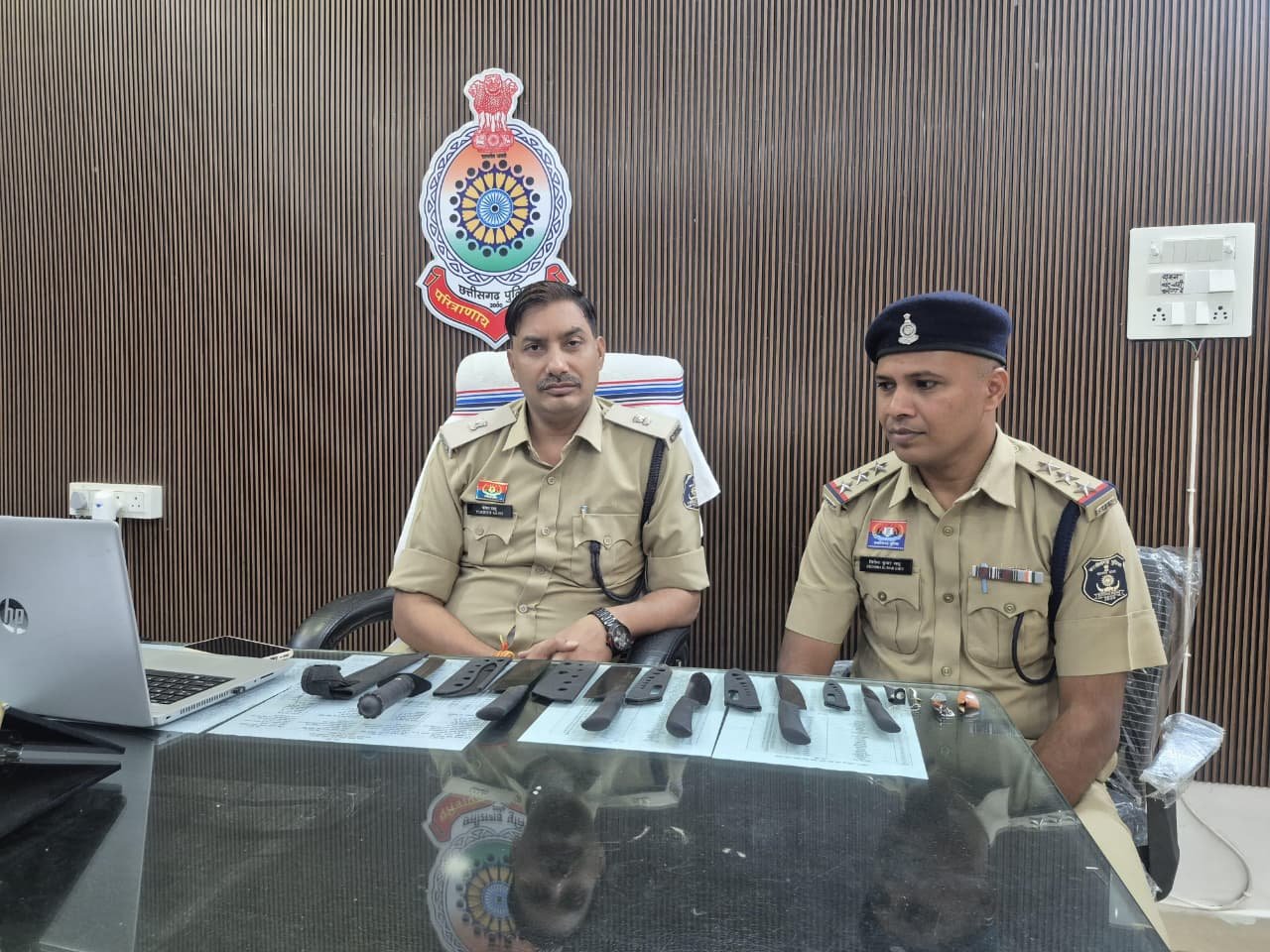 ऑनलाइन शॉपिंग के जरिए हथियार और संदिग्ध सामानों की सप्लाई पर कांकेर पुलिस की नकेल 1 WhatsApp Image 2026 08 11 at 13.14.12 1