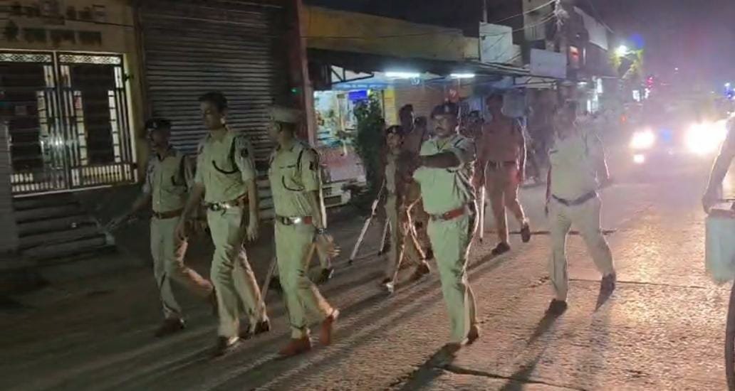 स्वतंत्रता दिवस से पहले रायपुर के नॉर्थ जोन में पुलिस का बड़ा अभियान: असामाजिक तत्वों और अपराधियों पर कसा शिकंजा, वारंटी व कबाड़ी गिरफ्तार 1 WhatsApp Image 2026 08 12 at 09.41.39 1