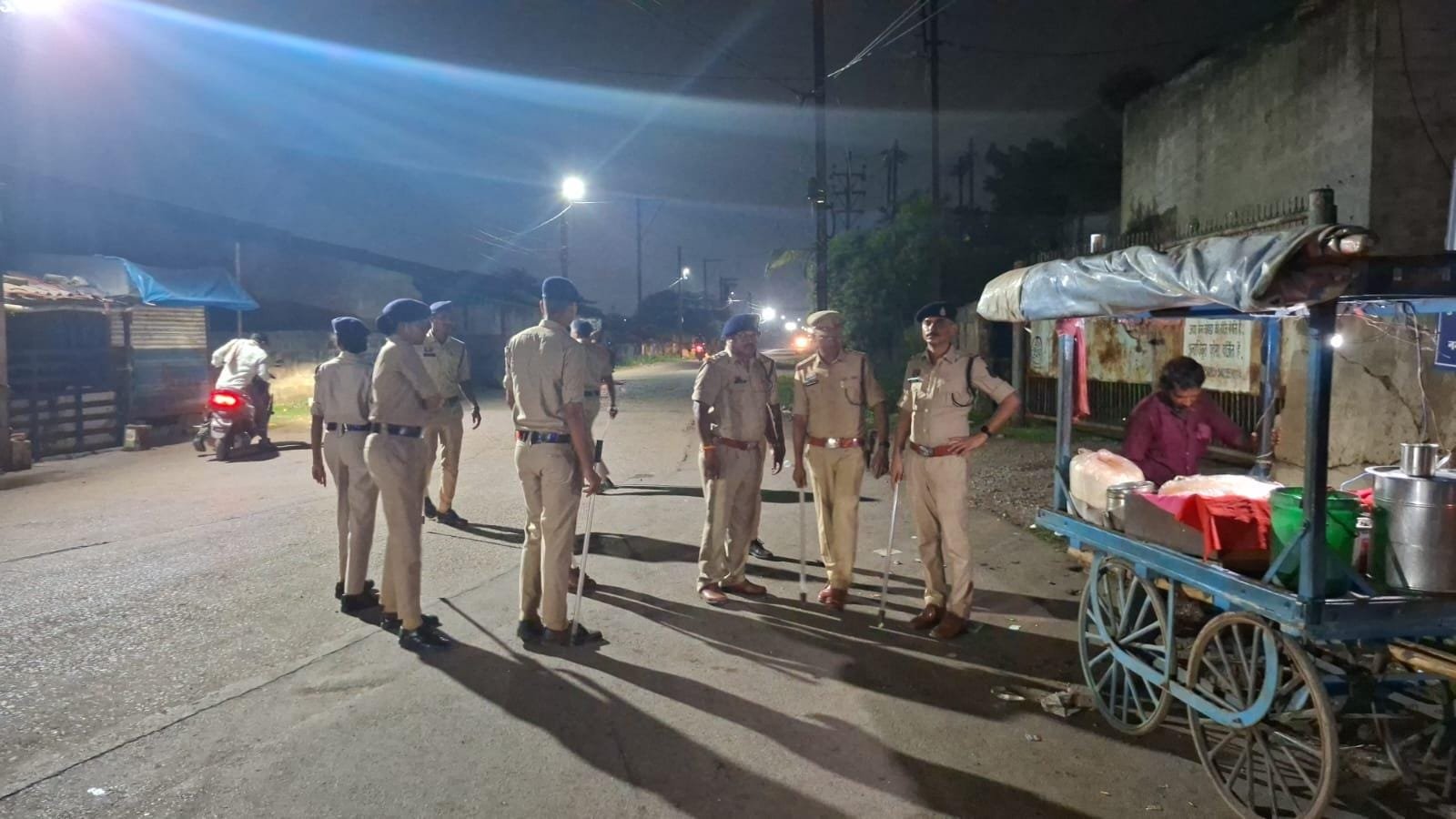 स्वतंत्रता दिवस से पहले रायपुर के नॉर्थ जोन में पुलिस का बड़ा अभियान: असामाजिक तत्वों और अपराधियों पर कसा शिकंजा, वारंटी व कबाड़ी गिरफ्तार 1 WhatsApp Image 2026 08 12 at 09.42.36