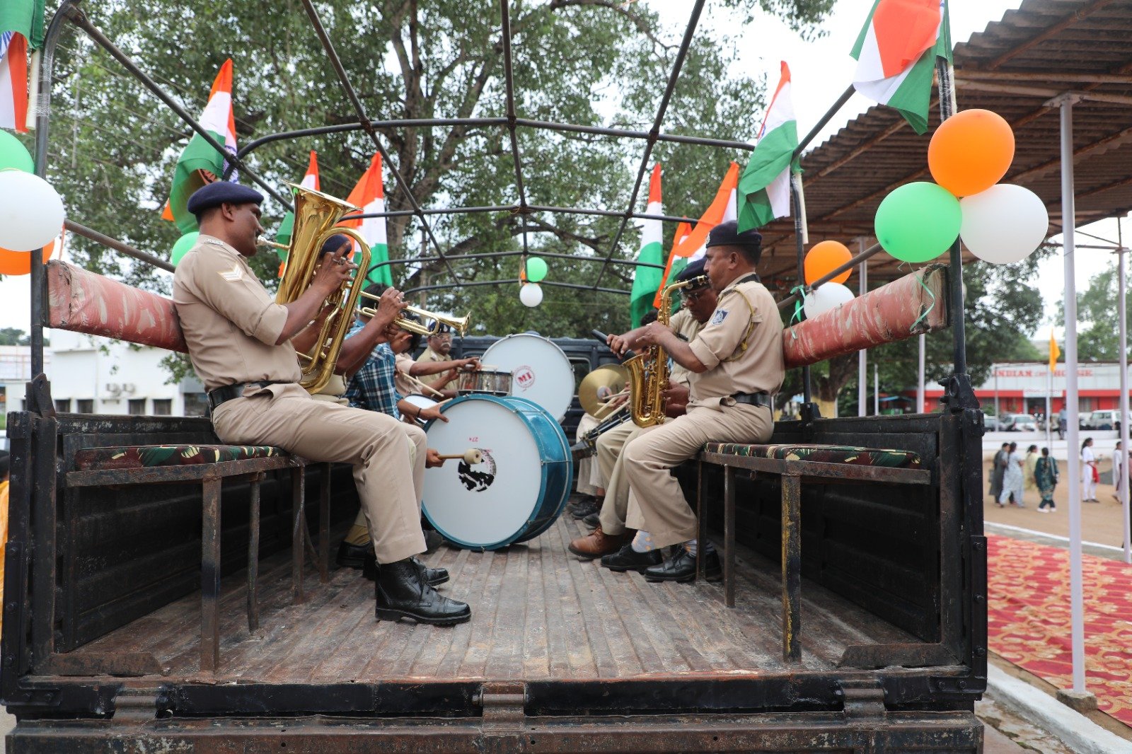 छिंदवाड़ा जिला पुलिस बल द्वारा विशाल तिरंगा रैली का आयोजन 1 WhatsApp Image 2026 08 12 at 18.35.43