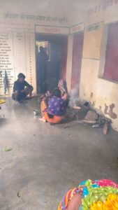 जनपद अधिकारियों ने ग्रामीण क्षेत्र का भ्रमण करके पानी से प्रभावित क्षेत्र में पानी निकासी एवं शिफ्टिंग की कराई व्यवस्था 2 WhatsApp Image 2026 08 21 at 18.51.01 1