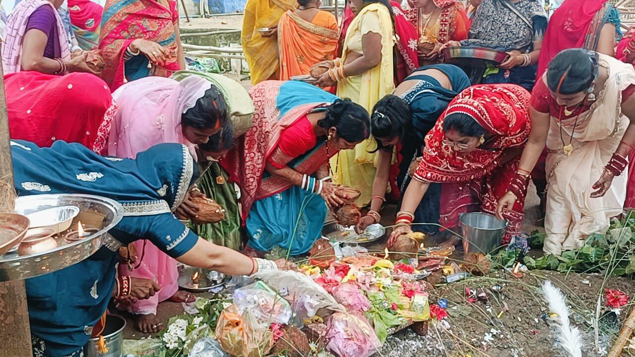 ममता, आस्था और परंपरा का पर्व बना कमरछठ, संतान की सुख-शांति के लिए महिलाओं ने रखा व्रत* 3 WhatsApp Image 2026 09 02 at 16.45.11