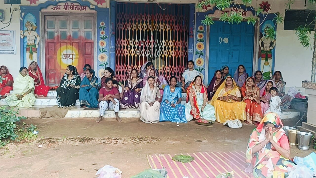 ममता, आस्था और परंपरा का पर्व बना कमरछठ, संतान की सुख-शांति के लिए महिलाओं ने रखा व्रत* 1 WhatsApp Image 2026 09 02 at 16.45.13