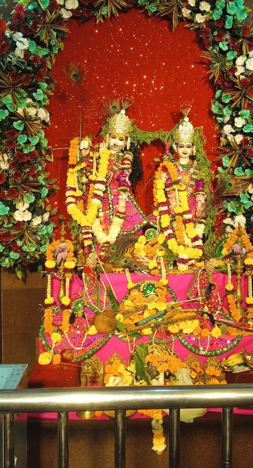 कृष्ण कृपा से महकी रायपुर नगरी: नर्मदा पारा मंदिर में जन्माष्टमी की धूम, भक्ति और सेवा का दिखा अद्भुत संगम 1 WhatsApp Image 2026 09 06 at 12.45.13