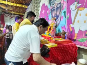 रायपुर के श्री सर्व धर्म संकट मोचन हनुमान मंदिर परिसर में भव्य महाभंडारा, प्रथम बार विराजित हुए गणपति बप्पा 1 WhatsApp Image 2026 09 20 at 16.33.51