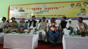 गरियाबंद में ‘युवा उड़ान 2026’ का भव्य आगाज, विकसित छत्तीसगढ़ के संकल्प के साथ युवाओं ने भरी नई उड़ान 1 WhatsApp Image 2026 09 23 at 13.58.13 1