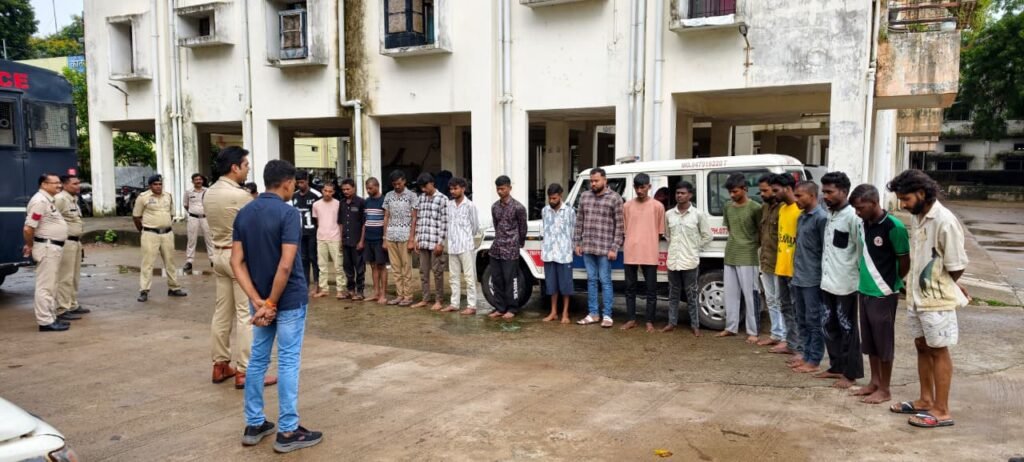 गणेश विसर्जन और त्योहारों से पहले धमतरी पुलिस का बदमाशों पर शिकंजा 1 WhatsApp Image 2026 09 24 at 14.09.22 2