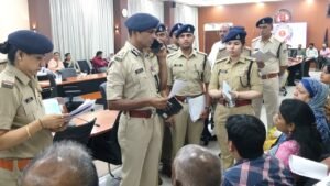 कमिश्नर ऑफिस में जनसुनवाई, 96 आवेदकों की सुनी समस्याएं 1 WhatsApp Image 2026 09 30 at 08.04.26