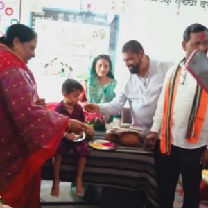 आंगनबाड़ी केंद्र क्रमांक 108 में आंगन मिलन कार्यक्रम आयोजित 3 WhatsApp Image 2026 10 02 at 09.21.24