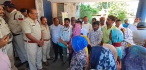 पाली थाना में न्याय की फरियाद में धरने पर बैठे आदिवासी 1 WhatsApp Image 2026 10 03 at 17.48.36 1