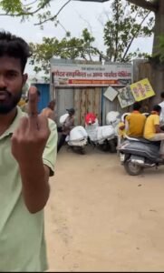 रायपुर रेलवे स्टेशन के पार्सल ऑफिस में विवाद, रिजवान कार्गो के कर्मचारियों पर मारपीट और ग्राहकों को बुलाने के आरोप 1 WhatsApp Image 2026 10 05 at 17.53.18