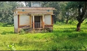 स्वच्छता शौचालय बना शोपीस, सामने लगा गंदगी का ढेर 2 WhatsApp Image 2026 10 07 at 11.29.20