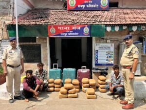 सूखे नशे पर रायपुर कमिश्नरेट का कड़ा प्रहार, 1.27 क्विंटल गांजा जब्त। 1 WhatsApp Image 2026 10 08 at 17.18.24 3