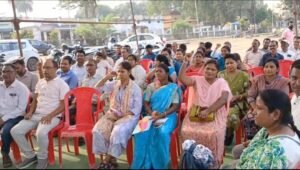पीवी ऐप की अव्यवस्थाओं के खिलाफ पटवारियों का शंखनाद, गरियाबंद में अनिश्चितकालीन हड़ताल शुरू 3 WhatsApp Image 2026 10 13 at 18.34.49