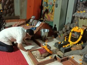 सेवा ही सबसे बड़ी भक्ति: रायपुर रेलवे स्टेशन हनुमान मंदिर में 17 वर्षों से अविरल जारी महाभंडारा, यूपी की पूर्व विधायक शारदा त्यागी ने की शिरकत 1 WhatsApp Image 2026 10 18 at 19.34.18 3