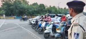 यातायात पुलिस की त्वरित कार्रवाई, 15 शिकायतों का किया निराकरण 2 WhatsApp Image 2026 10 24 at 14.05.06