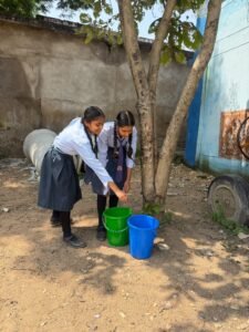 खेल-खेल में कचरा प्रबंधन सीख रहे बच्चे, इको क्लब की अनूठी पहल से जग रही पर्यावरण संरक्षण की अलख 2 WhatsApp Image 2026 10 26 at 18.28.07