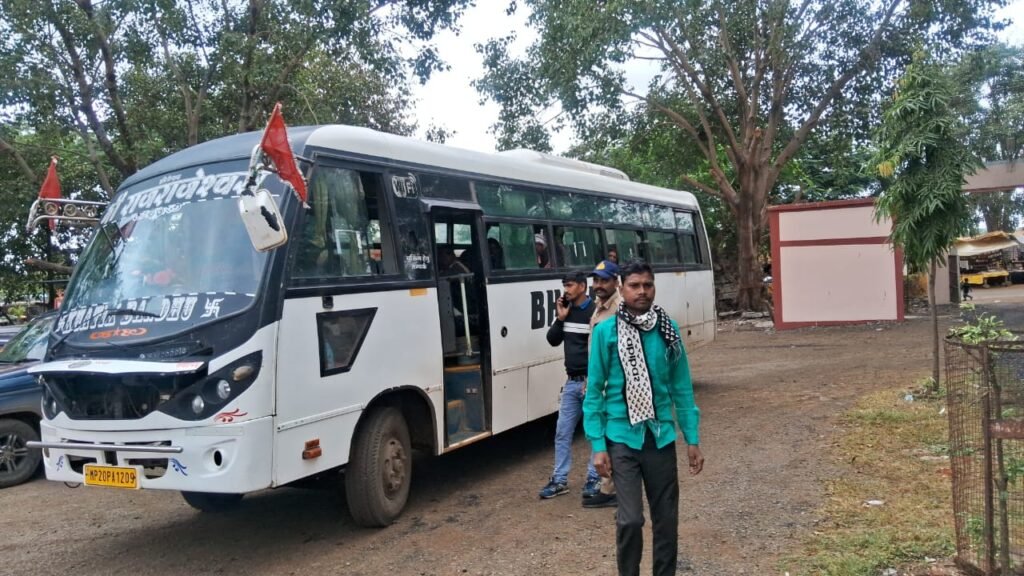 शहपुरा एसडीएम का बड़ा एक्शन! आयुष्मान कार्ड के कथित फर्जीवाड़े में छह पर FIR, बस और प्रचार वाहन जब्त 2 WhatsApp Image 2026 10 31 at 19.33.40 1