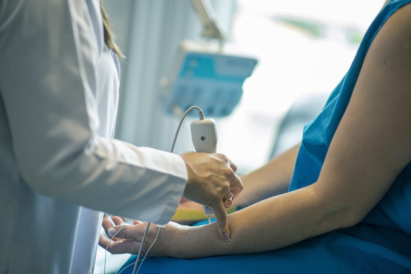 medical-equipment-4099430_1920-1400x935