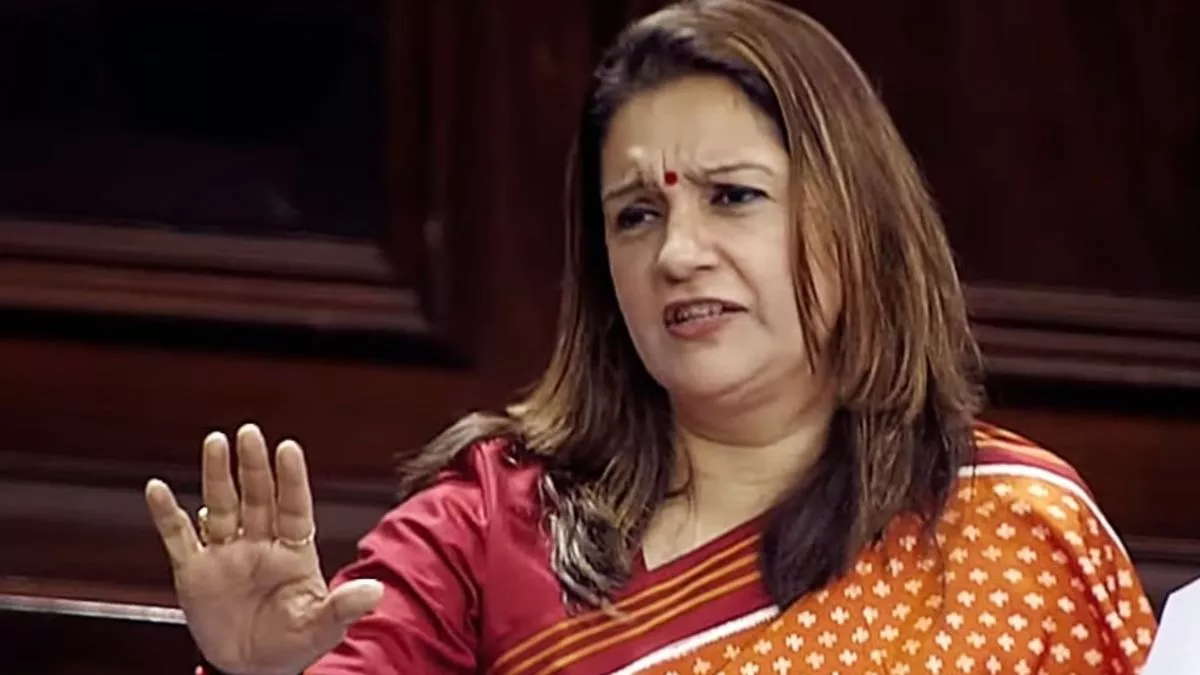 28_04_2023-priyanka_chaturvedi_pic_23397526