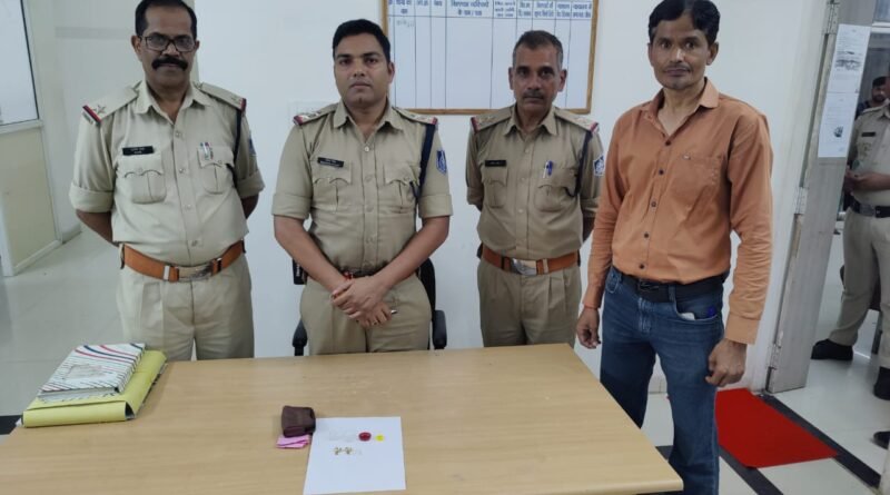 छिंदवाड़ा कुंडीपुरा पुलिस ने गुम हुए 80 हजार के जेवर लौटाए, प्रार्थी ने जताया आभार